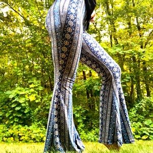 Soft printed flare pants!